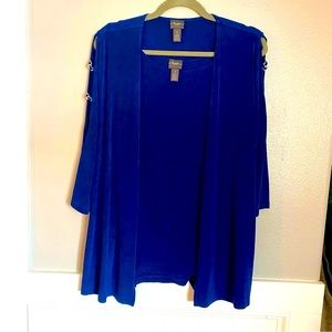 Chicos traveler line tank with matching jacket. Size 1